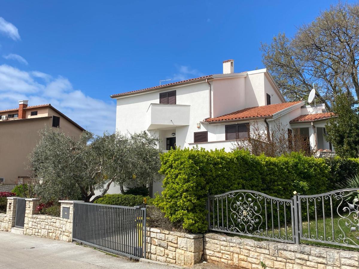 Apartments Lodra Pula Extérieur photo