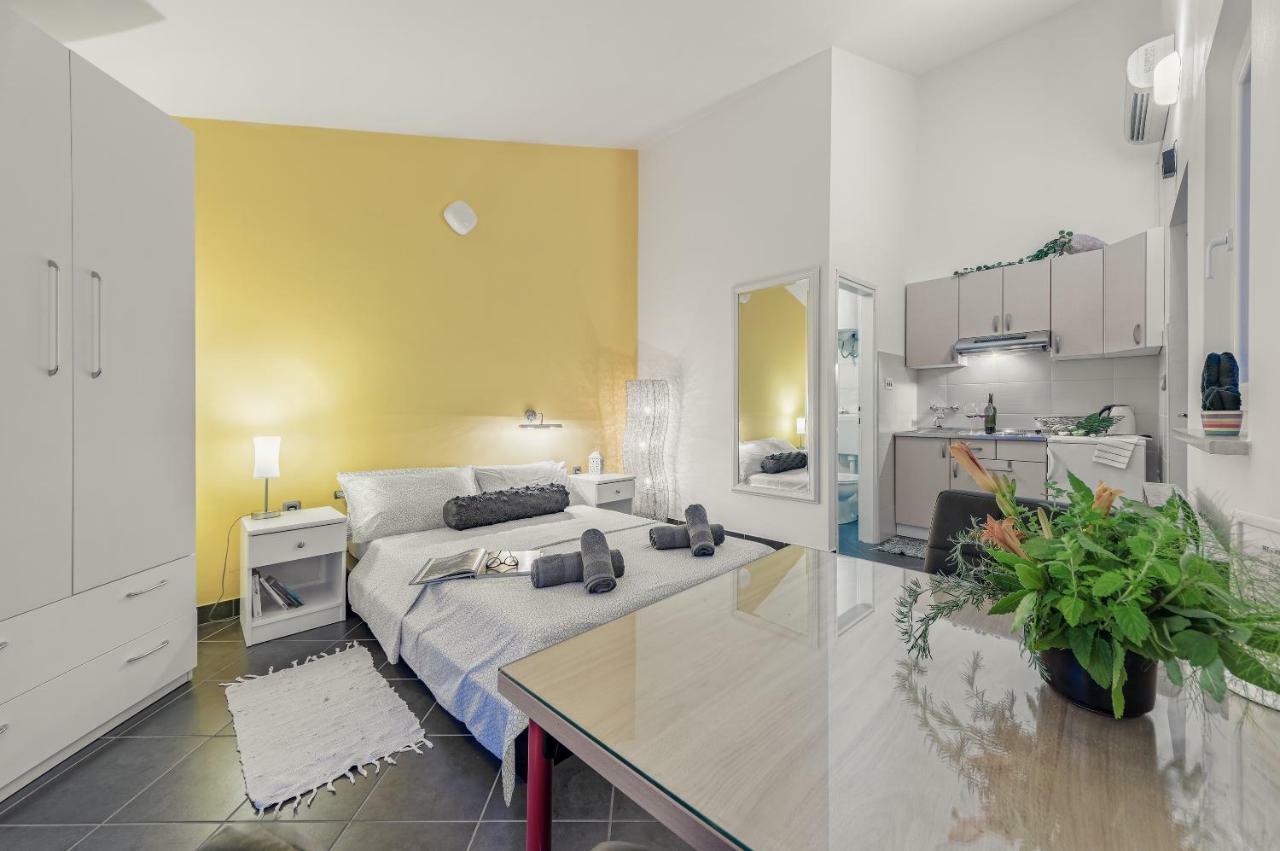 Apartments Lodra Pula Extérieur photo