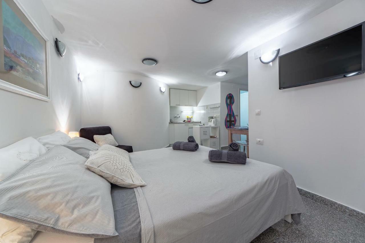 Apartments Lodra Pula Extérieur photo